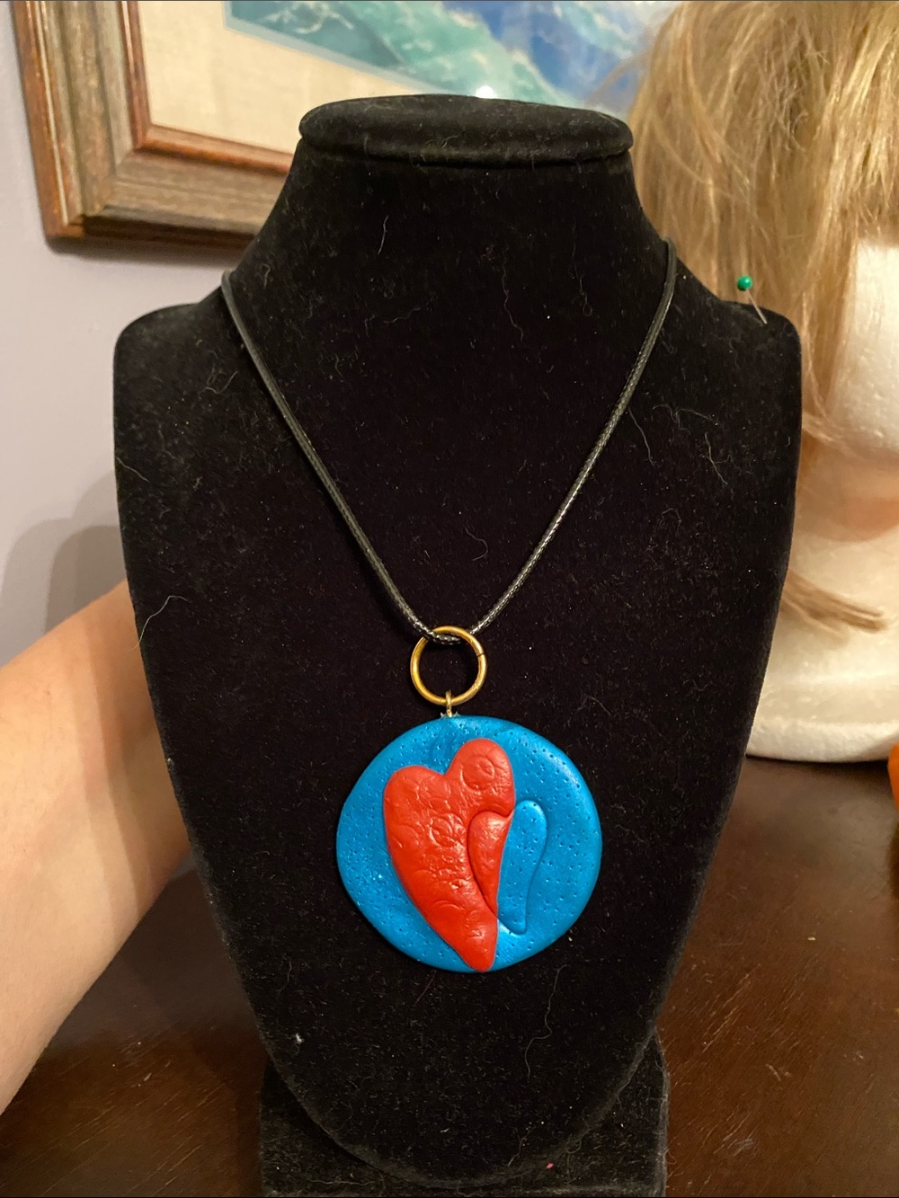 V! Veronica Hunter heart Pretty necklace in great condition